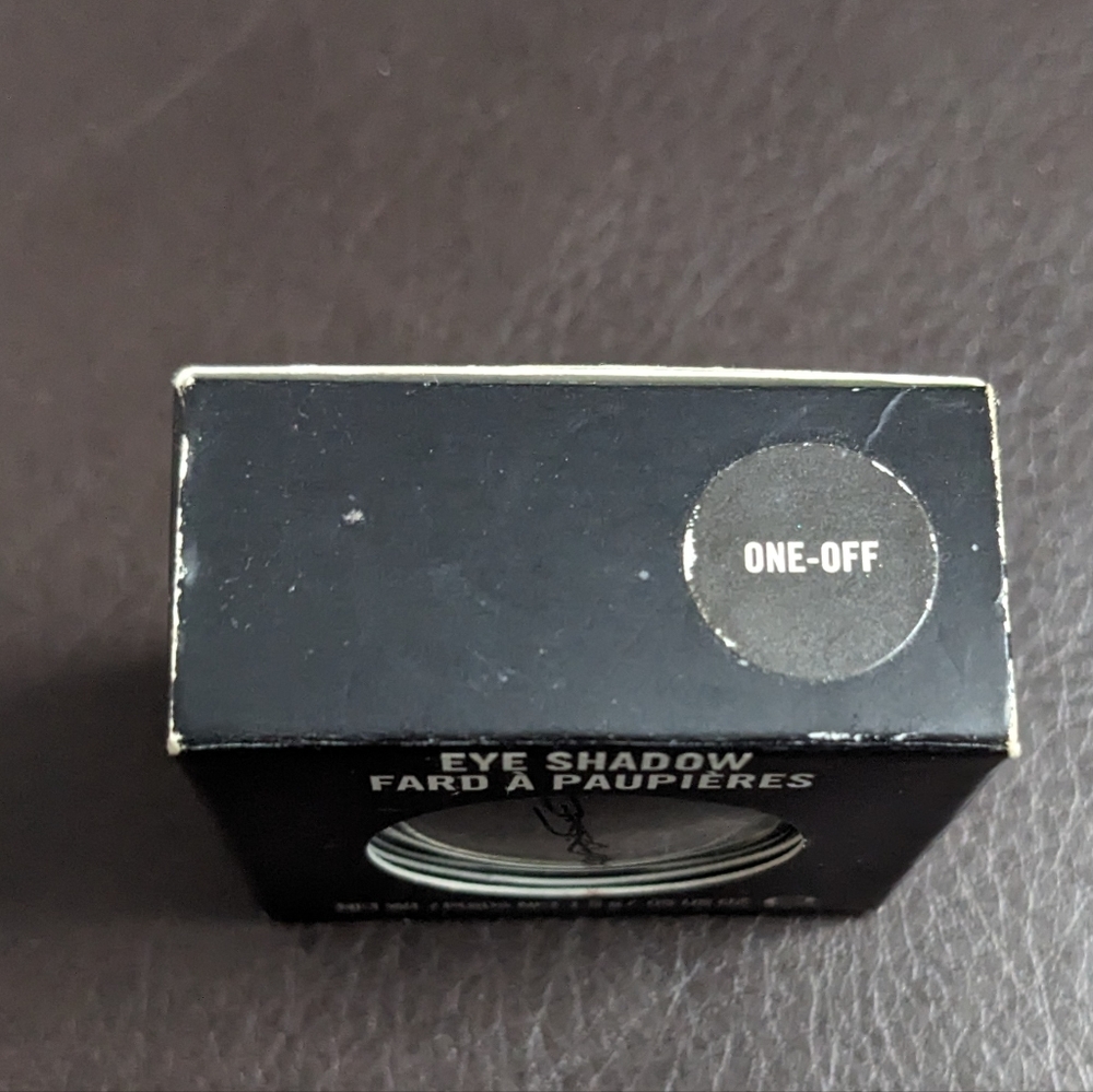 MAC One Off eyeshadow - Picture 4 of 4